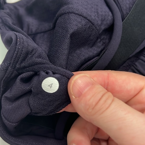 Lululemon Integrity Hot Tank Black Swan Size 2 - Picture 6 of 8